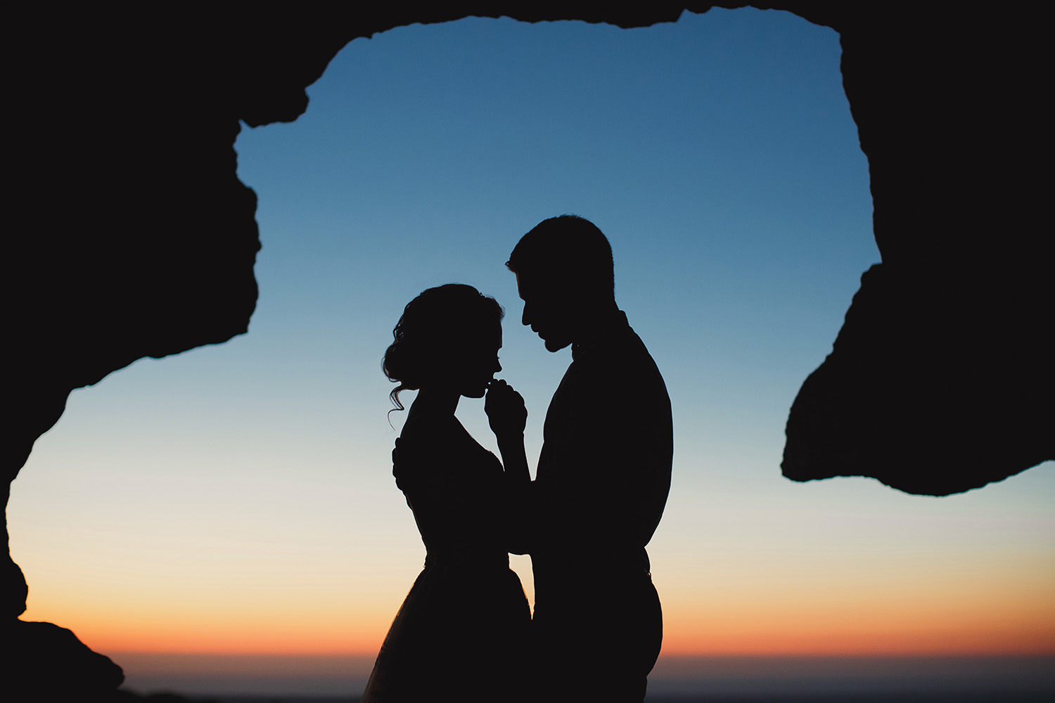 wedding couple at sunset in the mountains